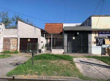 Casa de 4 ambientes, Berazategui · Venta en Block Casa con Galpon y Depto Tipo Loft de 2 Ambientes Moderno