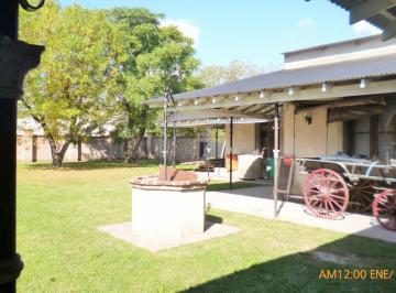 Casa · 400m² · 4 Ambientes · 3 Cocheras · Venta Casaquinta C/ Historico Almacen de Campo