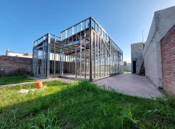 Casa · 77m² · 3 Ambientes · 1 Cochera · Casa a Terminar de Dos Dorm. en Venta Lomas de Alicia, Granadero Baigorria