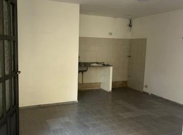 Departamento de 2 ambientes, Lomas de Zamora · Departamento 2 Ambientes con Patio y Cochera — Apto Uso Profesional