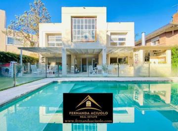 Casa · 209m² · 5 Ambientes · 2 Cocheras · Importante Casa en Venta en Venado I