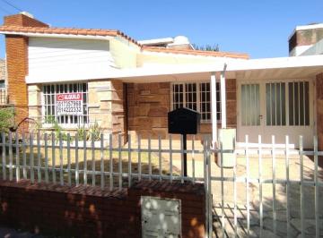 Casa de 12 ambientes, Córdoba · Increible Casa Recien Remodelada! Apto Contrato Comercial!