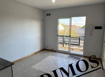 Departamento · 45m² · 3 Ambientes · Departamento Al Frente en Venta con Balcon - Apto Credito