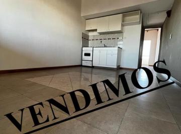Departamento · 32m² · 2 Ambientes · Departamento Dos Ambientes Al Frente en Venta con Patio