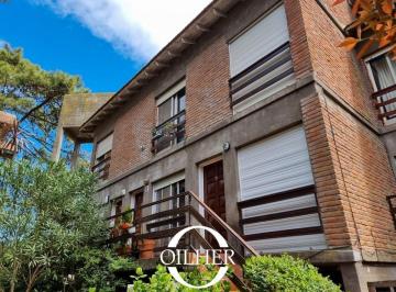 Departamento · 58m² · 3 Ambientes · 1 Cochera · Villa Gesell, Venta Triplex 3 Amb. Gas Natural y Cochera.