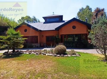 Casa · 200m² · 5 Ambientes · Casa en Venta en Country Club El Paraiso
