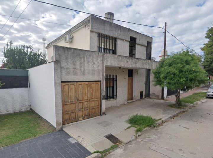 Casa · 200m² · 3 Ambientes