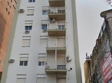 Departamento · 90m² · 4 Ambientes · 1 Cochera · Departamento 3 Dorm. en Excelente Ubicacion