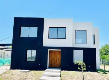 Casa · 185m² · 4 Ambientes · Casa Chalet en Venta en Santa Ana, Villanueva, Tigre