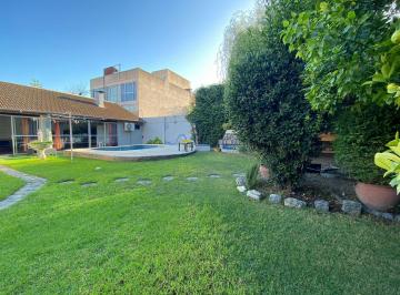 Casa · 270m² · 4 Ambientes · 2 Cocheras · Casa Venta 4 Ambientes Grand Bourg Malv Argentinas