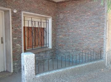 PH de 2 ambientes, Lomas de Zamora · PH en Alquiler en Banfield, Calle Aconcagua y Quintana, Sin Expensas