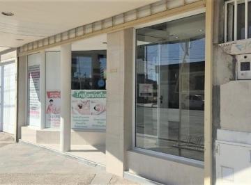 Local comercial · 206m² · Locales - a La Calle - Puerto Madryn
