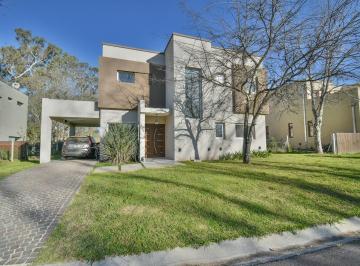 Quinta vacacional · 146m² · 4 Ambientes · 1 Cochera · Casa en Venta - 4 Amb | Fincas de Hudson, Berazategui.