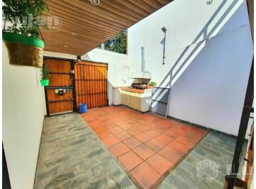 Casa · 164m² · 5 Ambientes · Catania Al 5400 Casa 5 Ambs con Garaje y Terraza