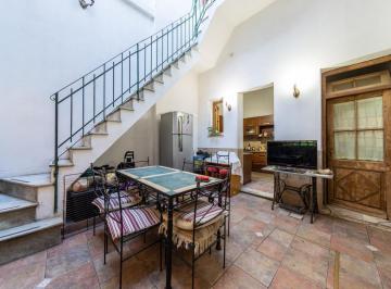 Casa · 220m² · 6 Ambientes · 2 Cocheras · En Venta - Casa de 5 Dorm. con Cochera y Patio Terraza - Pichincha