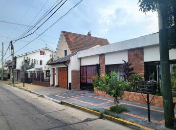 Casa de 3 ambientes, Lomas de Zamora · Hermoso Barrio