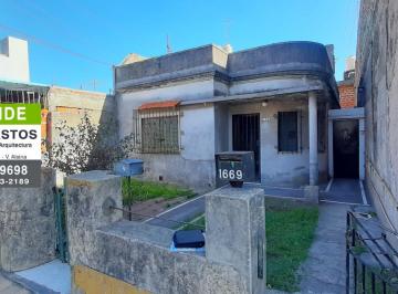 PH de 3 ambientes, Avellaneda · PH de 3 Amb a Reciclar con Gran Patio y Terraza Excelente Ubicacion Oportunidad!