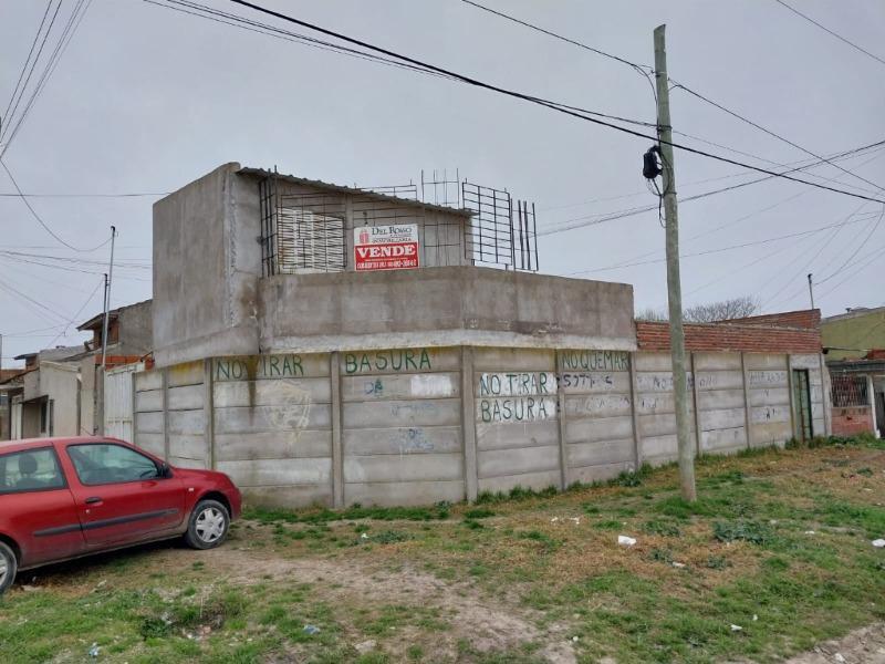 Casa 3 amb, 144m² en esquina a terminar — General Pueyrredón