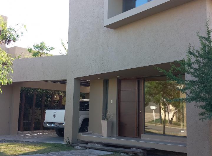 Casa · 200m² · 3 Dormitorios · 3 Cocheras