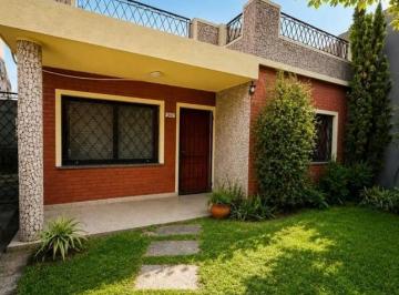 Casa · 100m² · 3 Ambientes · 2 Cocheras · En Venta PH Al Frente de 3 Ambientes en Caseros Patio y Terraza F: 9510