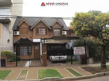 Casa · 130m² · 4 Ambientes · 1 Cochera · Venta. Impecable! Dúplex en Haedo Norte con Buen Fondo