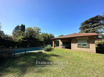 Quinta vacacional · 88m² · 4 Ambientes · 1 Cochera · Casa Quinta en Venta en La Reja, Moreno