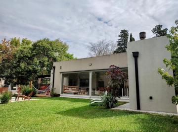 Casa · 183m² · 5 Ambientes · 2 Cocheras · Casa a La Venta en Gualeguaychu