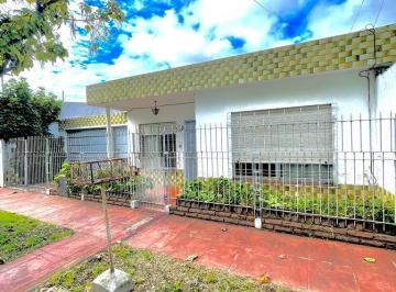 Casa de 3 ambientes, Quilmes · Casa a La Venta en Quilmes! - Oportunidad!