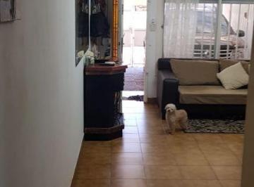 Casa · 90m² · 3 Ambientes · 1 Cochera · Dúplex en Venta de 2 Dorm. C/ Cochera en Haedo