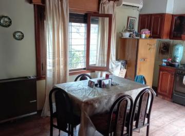 Casa · 120m² · 4 Ambientes · 1 Cochera · Casa - Moron Sur