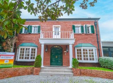 Casa · 750m² · 9 Ambientes · 3 Cocheras · Residencia de Categoría Zona Los Troncos