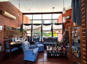 Casa · 266m² · 4 Ambientes · Country Club El Carmen con Pileta