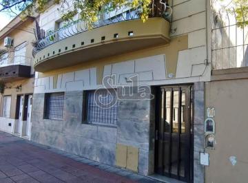 PH de 3 ambientes, Liniers · PH de 3 Ambientes Al Pb Al Frente Sin Expensas