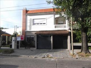 Casa · 300m² · 8 Ambientes · Casa Multifamiliar en Venta en Carapachay