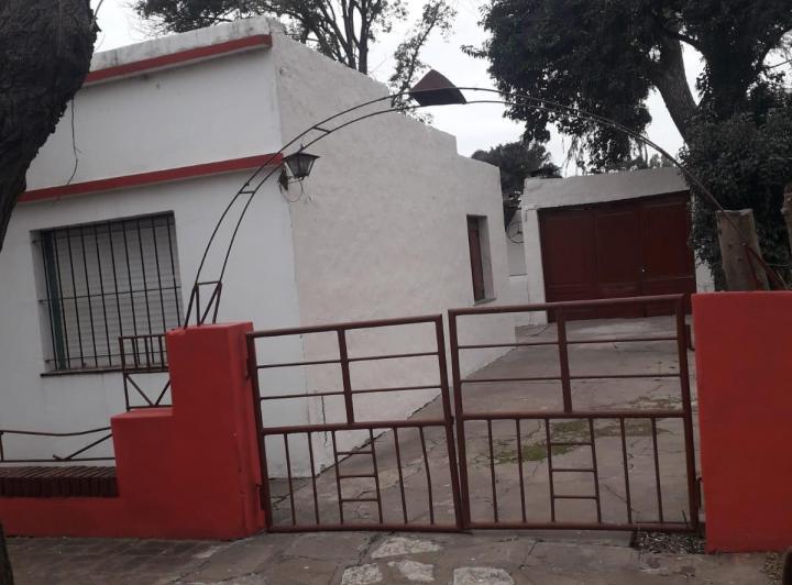 Casa · 100m² · 4 Ambientes · 1 Cochera