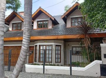 Casa · 170m² · 4 Ambientes · 1 Cochera · Barrio Guemes, Casa con Tres Dorm. Fondo y Piscina