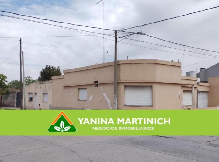 Casa · 215m² · 10 Ambientes · 2 Cocheras