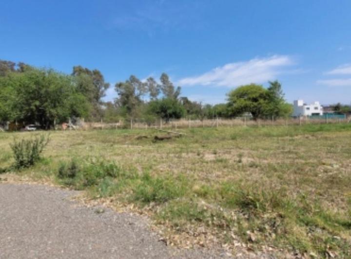 Terreno · 1300m²