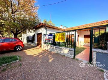 Casa · 115m² · 3 Ambientes · 1 Cochera · Chalet 3 Amb. con Jardín y Garaje en Pb, a 3/c de Panamericana