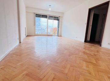 Departamento de 4 ambientes, Flores · Hermoso Dpto 4 Amb. 95 m². en Flores. Ctfe con Vista Abierta Sobre Av Rivadavia