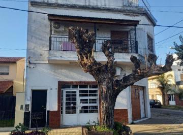 PH · 65m² · 3 Ambientes · PH en Venta de 2 Dorm. en Ramos Mejía