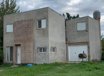 Casa · 150m² · 4 Ambientes · 1 Cochera · Casa en Sauce Viejo (Permuta por Casa en Santa Fe)
