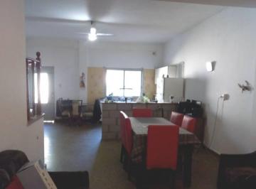 Casa · 130m² · 2 Dormitorios · 1 Cochera · Casa 5 Ambientes con Garage y Fondo, Colon Al 4100, Lomas del Mirador