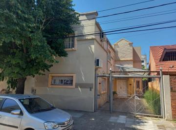 Casa · 10m² · 6 Ambientes · 2 Cocheras · Casa - Villa Sarmiento