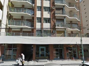 Departamento de 3 ambientes, Lomas de Zamora · Dpto 3 Amb en Venta con Cochera