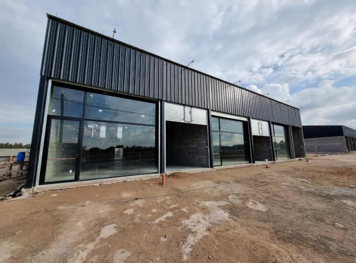 Local comercial · 200m² · 1 Ambiente · 1 Cochera