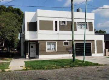 Casa · 160m² · 4 Ambientes · 1 Cochera · Casa en Venta
