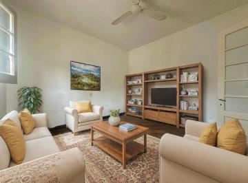 Casa · 120m² · 8 Ambientes · 1 Cochera · 2 Dorm| 2 Baños | Comedor | Sala de Estar | Local Al Frente | a Una Cuadra de La Av | Cochera Doble