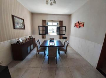 Casa de 5 ambientes, Parque Chacabuco · Retasado! Excelente Casa 5 Amb + Quincho Jardín Patio 160 m² Cubiertos