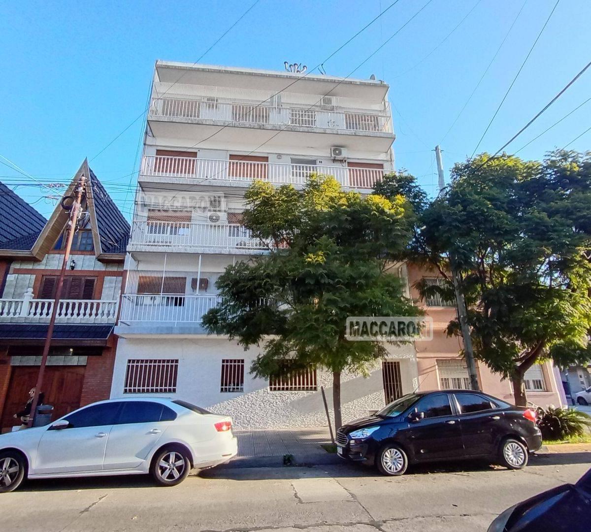 GUAMINI 1215. Entre Garcia De Cossio y Patron